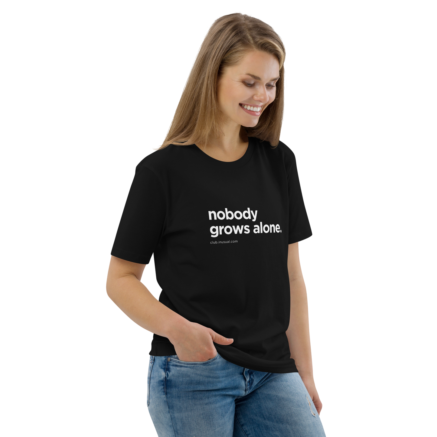 Camiseta Nobody grows alone. Negra