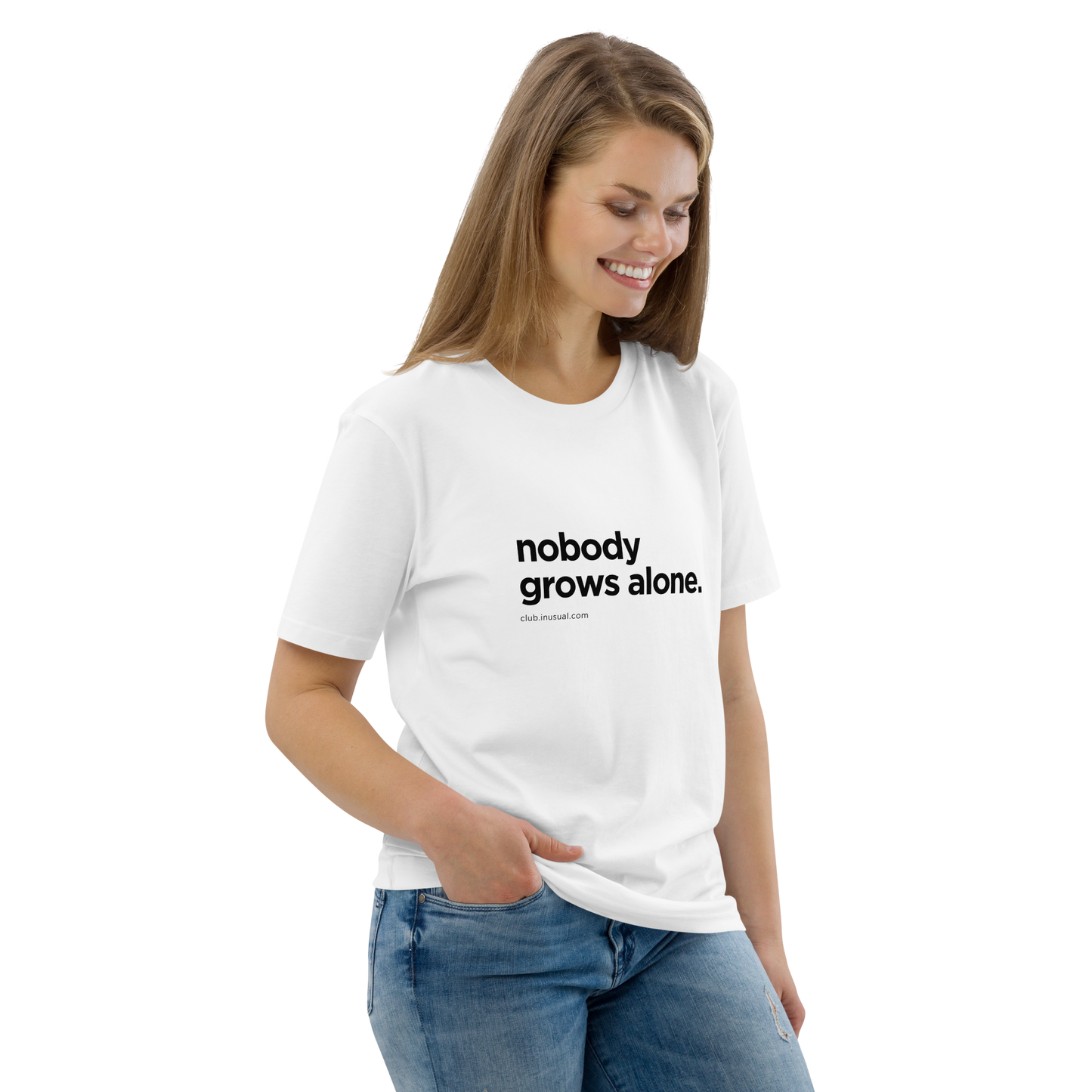 Camiseta Nobody grows alone. Blanca